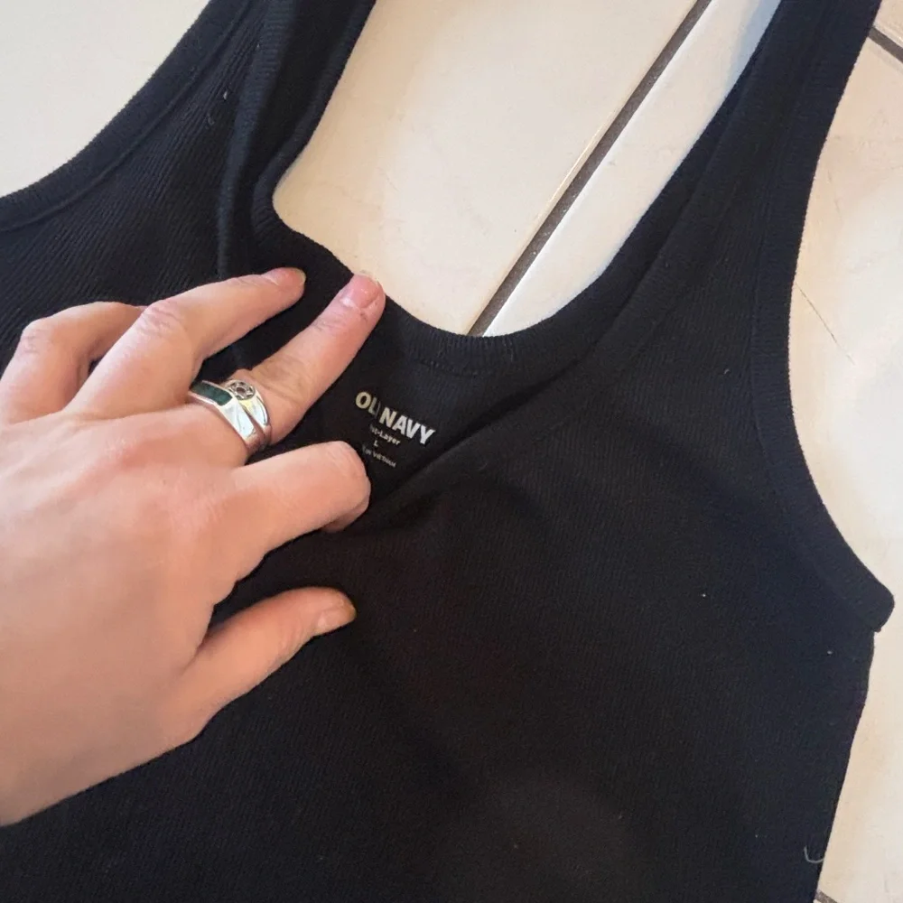 Old Navy ribbed stretchy tank top * accepting offers - Picture 2 of 3